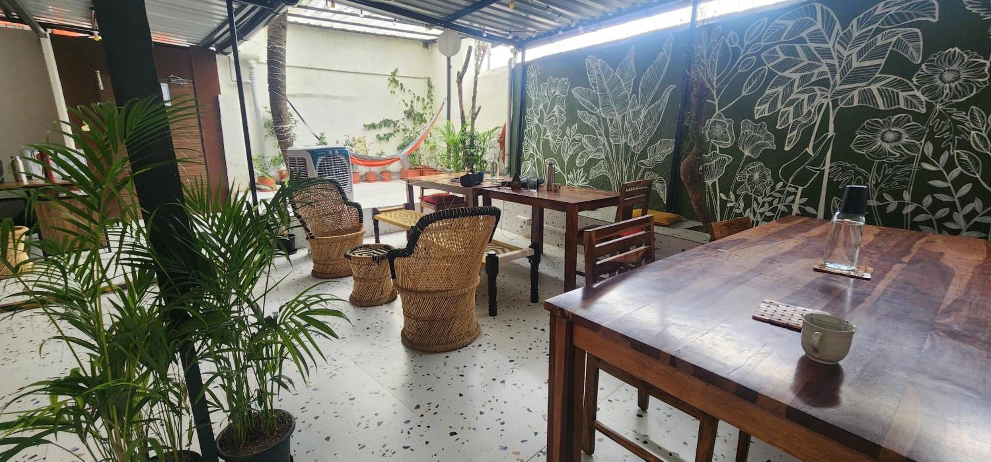 Hammock Hostels - Bandra Мумбай Екстериор снимка