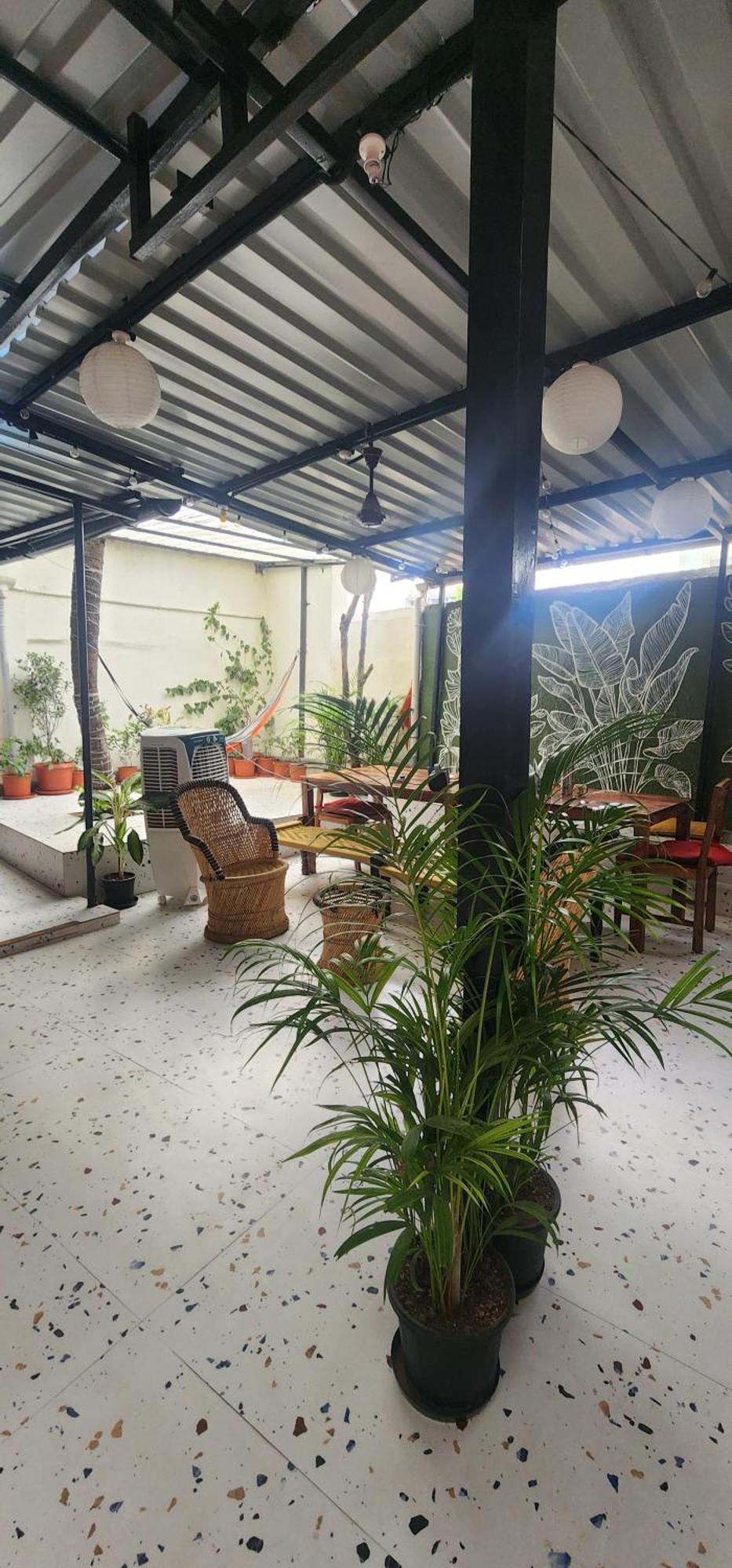 Hammock Hostels - Bandra Мумбай Екстериор снимка