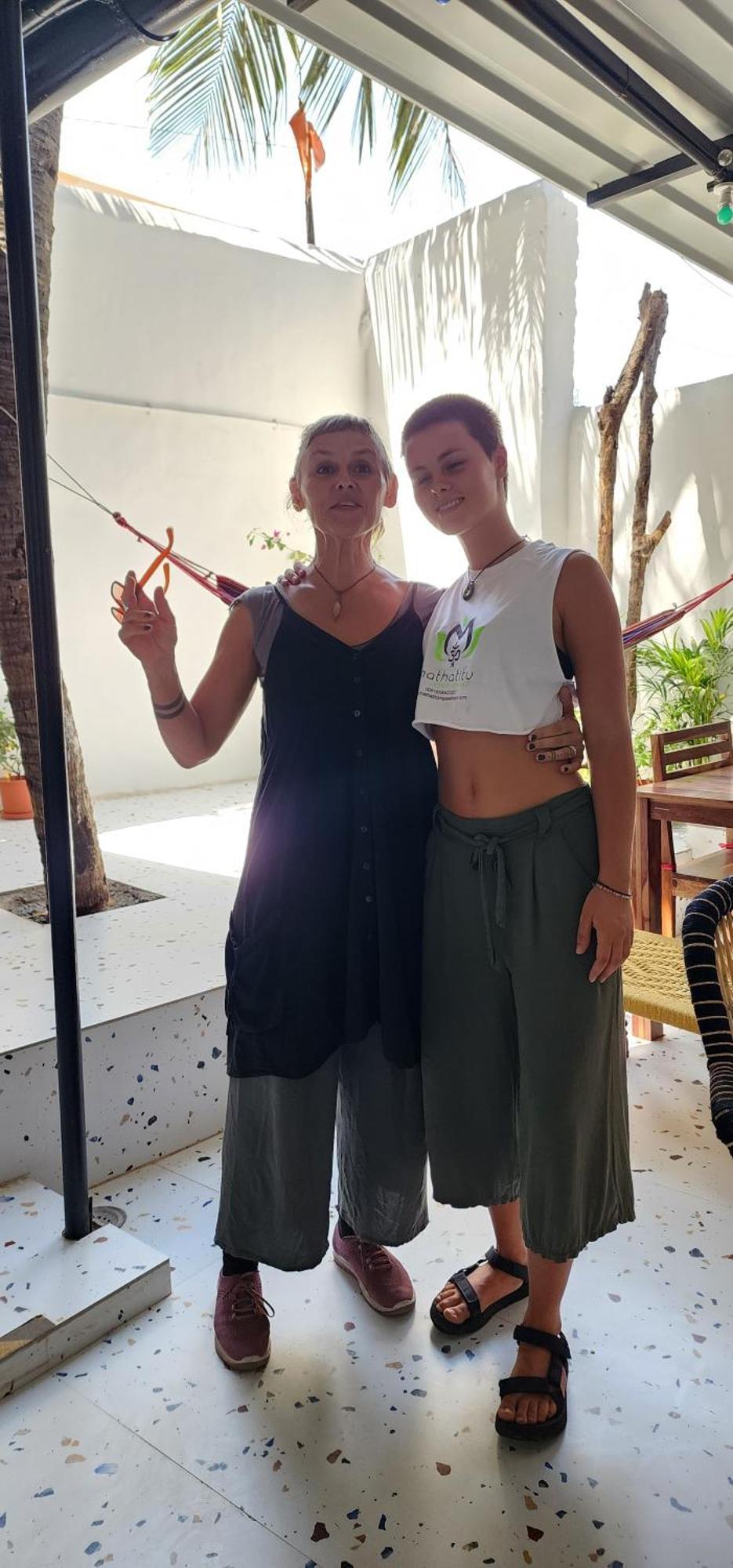 Hammock Hostels - Bandra Мумбай Екстериор снимка