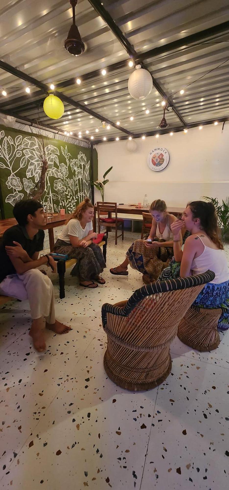 Hammock Hostels - Bandra Мумбай Екстериор снимка