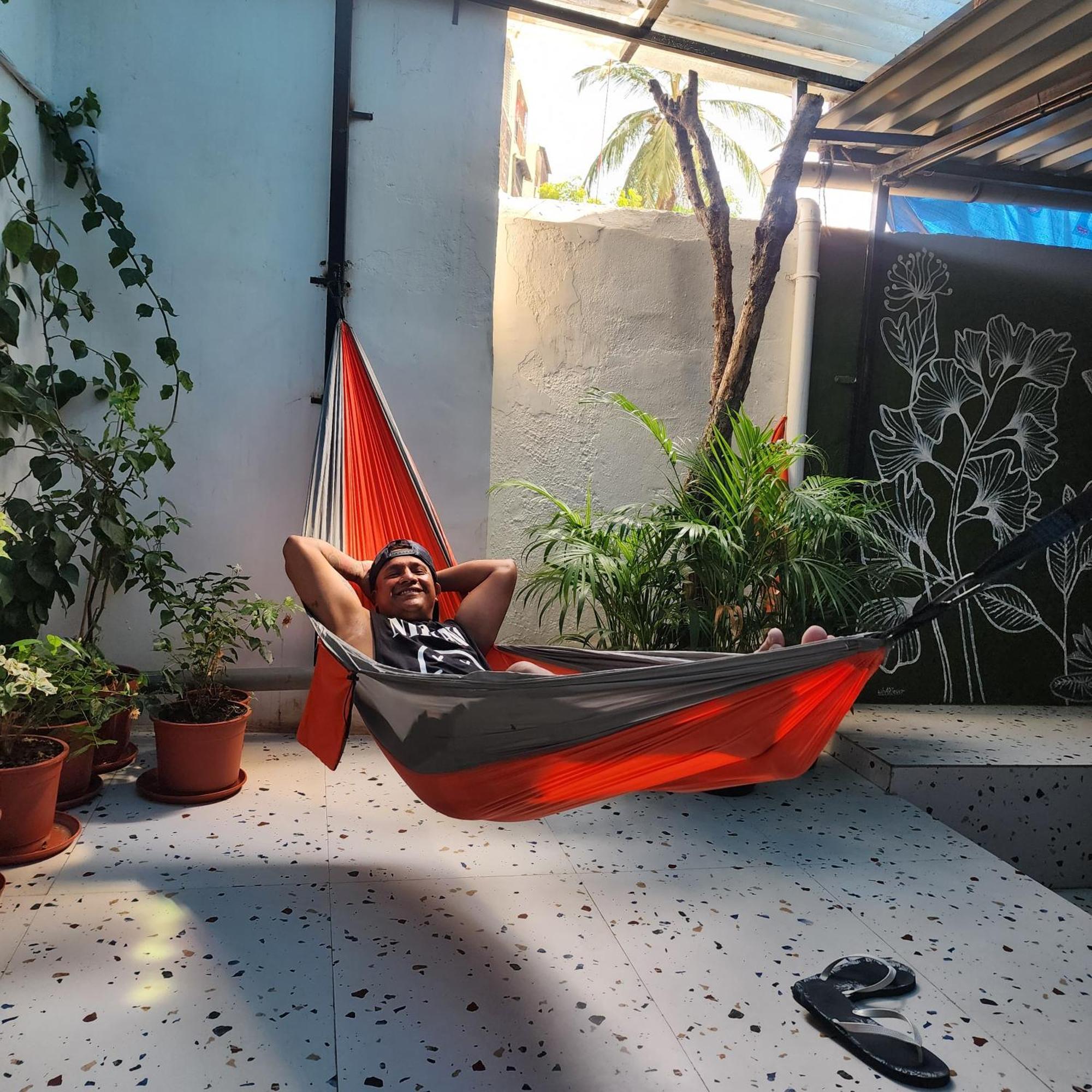 Hammock Hostels - Bandra Мумбай Екстериор снимка
