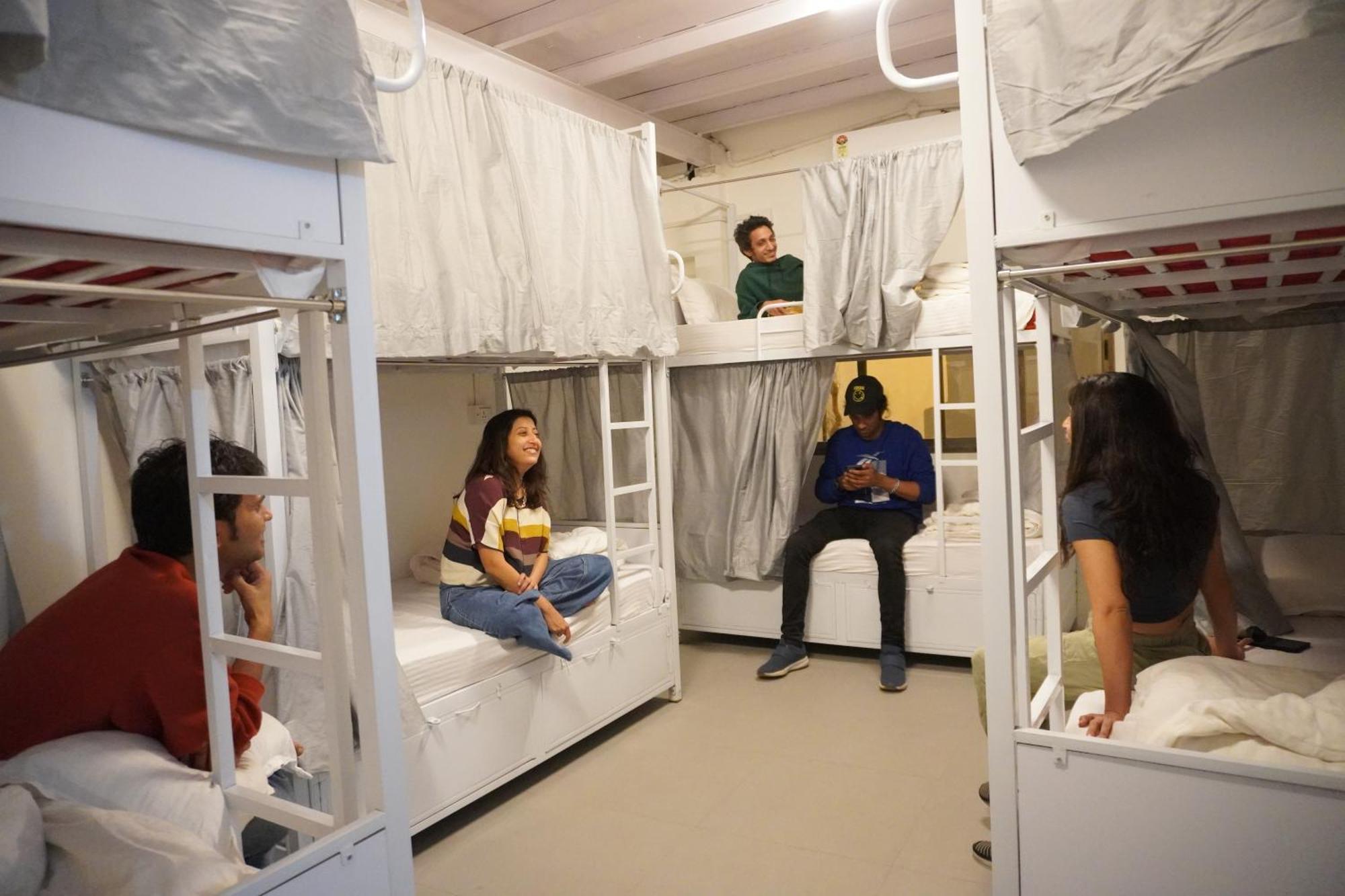 Hammock Hostels - Bandra Мумбай Екстериор снимка