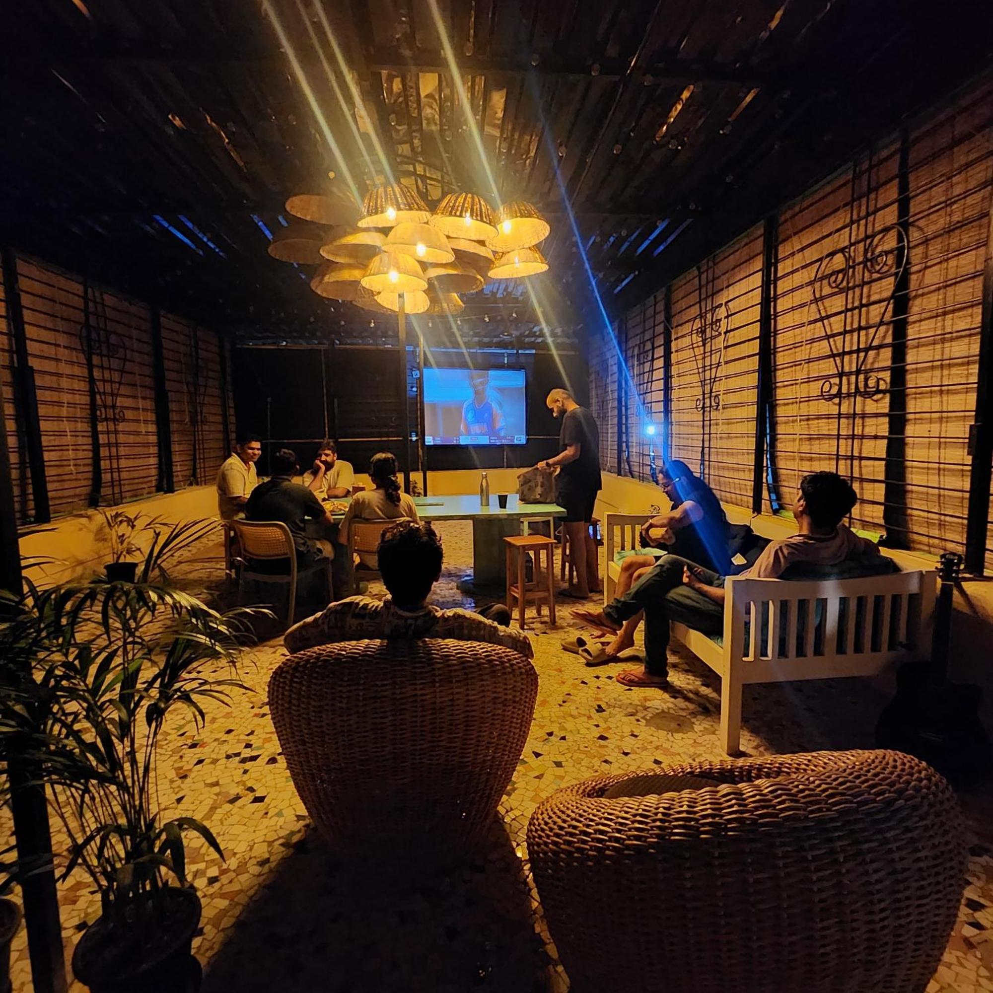 Hammock Hostels - Bandra Мумбай Екстериор снимка