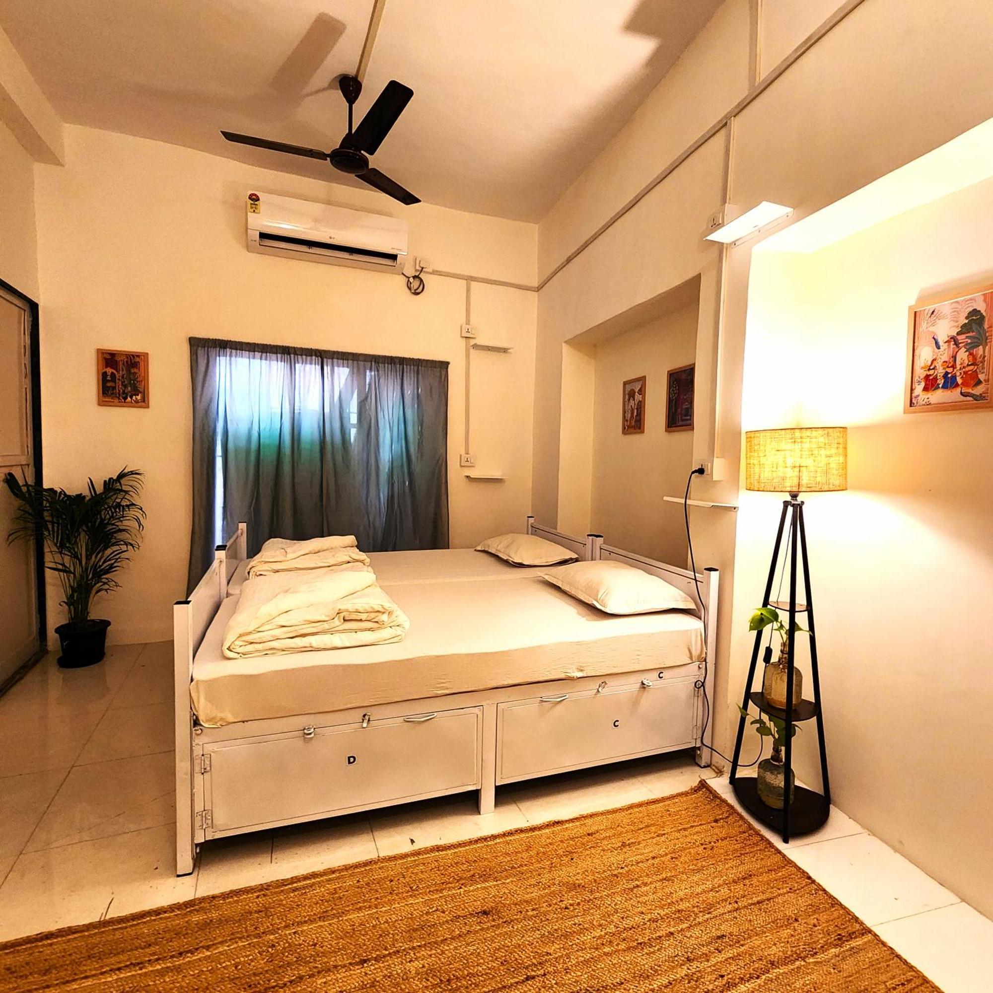Hammock Hostels - Bandra Мумбай Екстериор снимка
