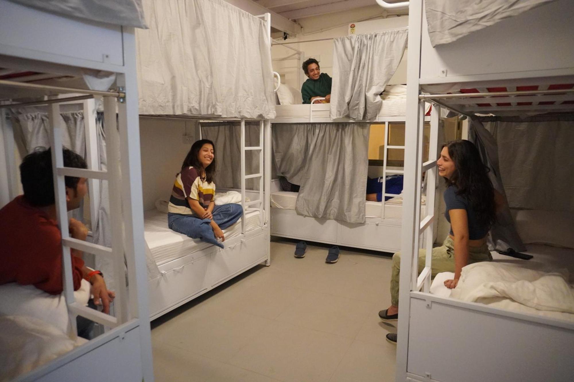 Hammock Hostels - Bandra Мумбай Екстериор снимка