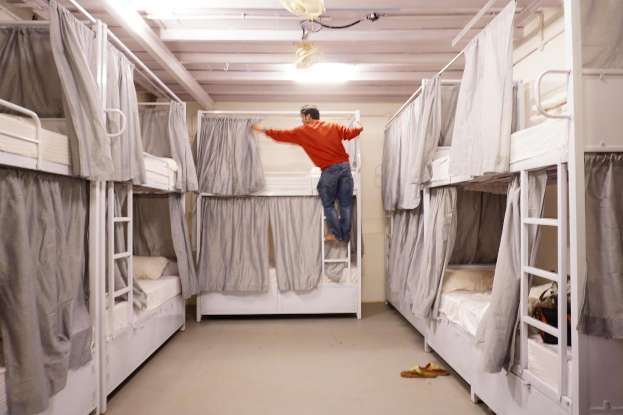 Hammock Hostels - Bandra Мумбай Екстериор снимка