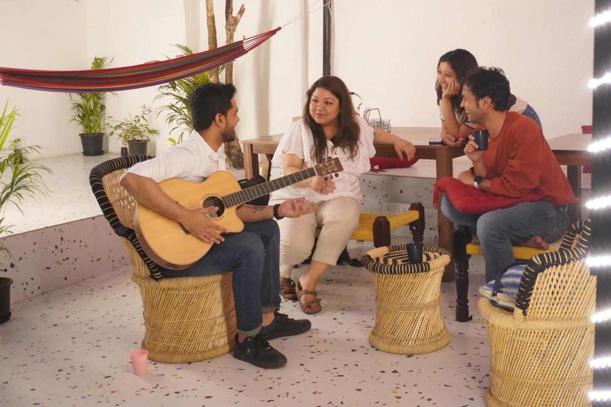 Hammock Hostels - Bandra Мумбай Екстериор снимка