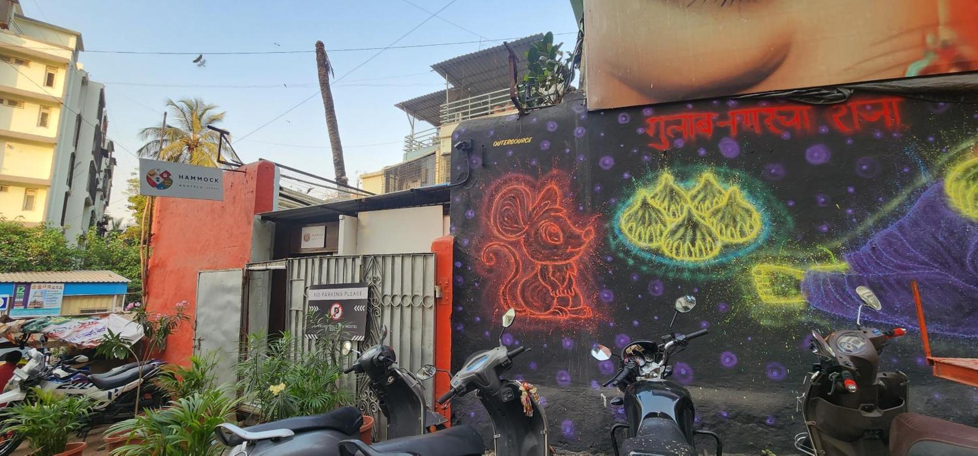 Hammock Hostels - Bandra Мумбай Екстериор снимка